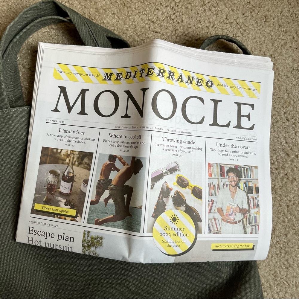 Monocle Magazine Canvas Tote Bag + Summer Edition Magazine Konfekt | Olive Green - Picture 6 of 12